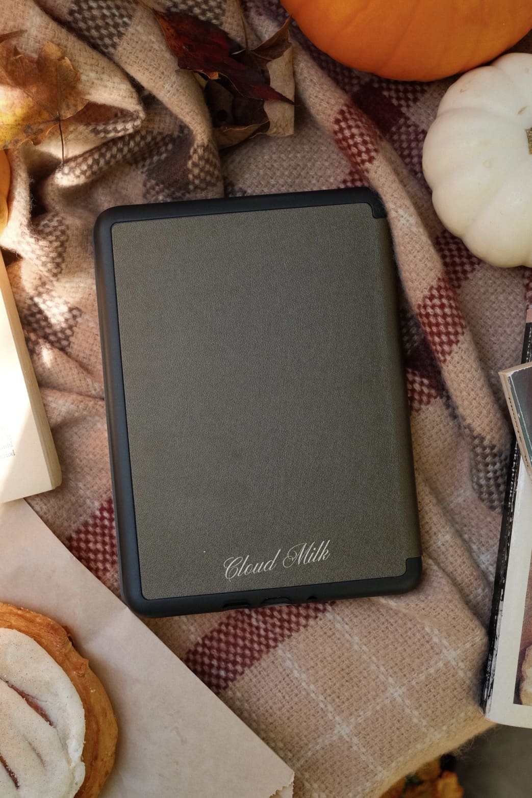 Autumn Leaves Falling - Kindle Case