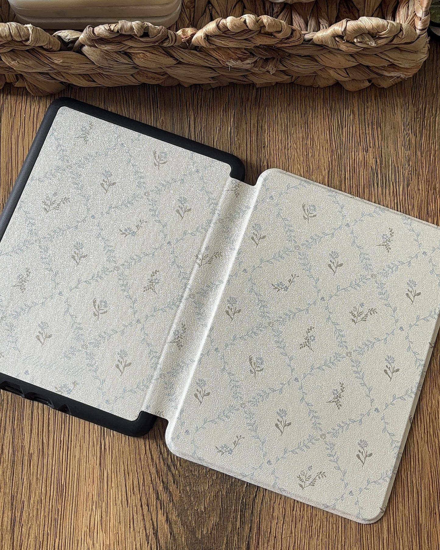 Betty - Kindle Case