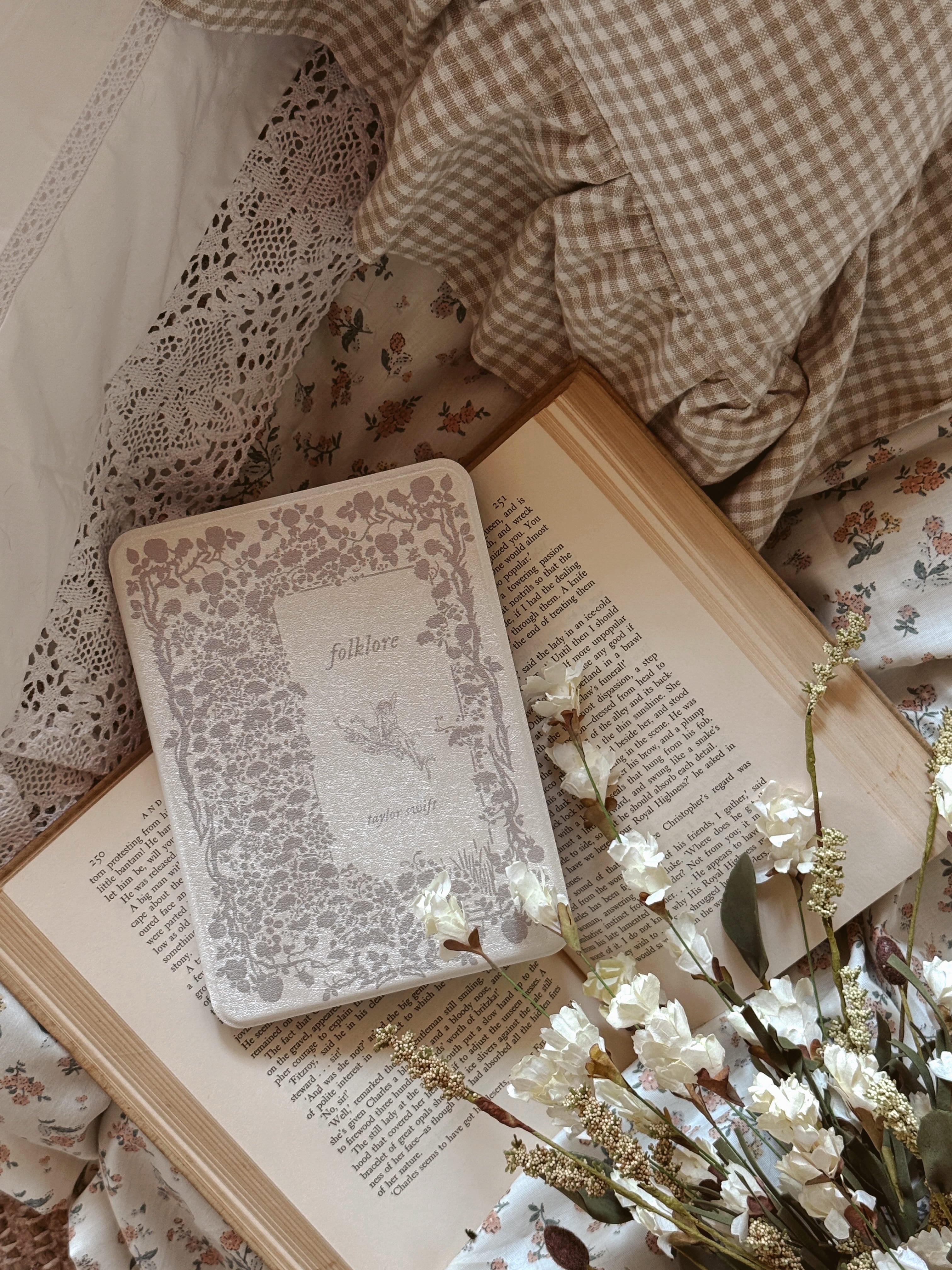 Folklore - Kindle Case