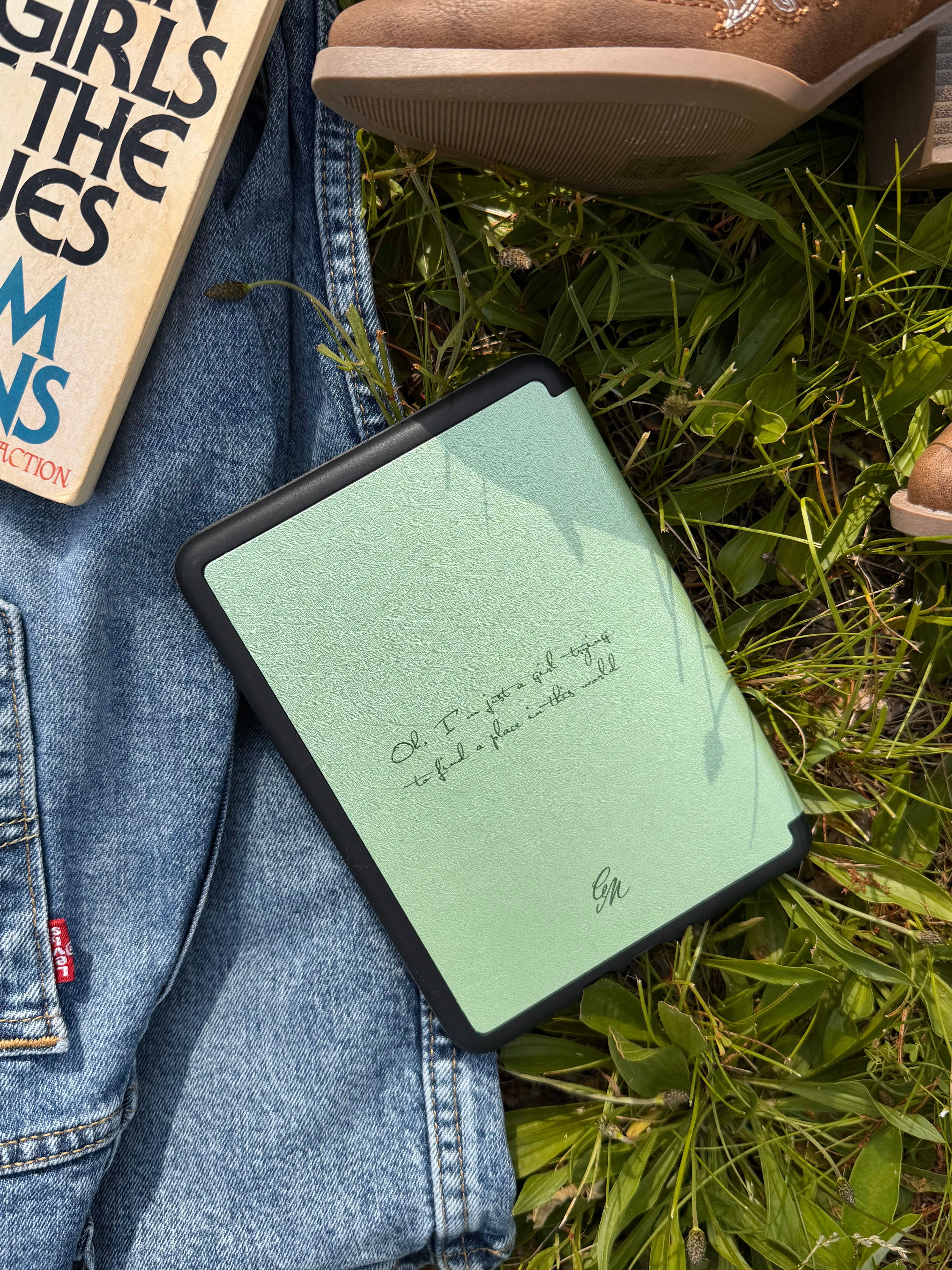 Debut Storybound - Kindle Case